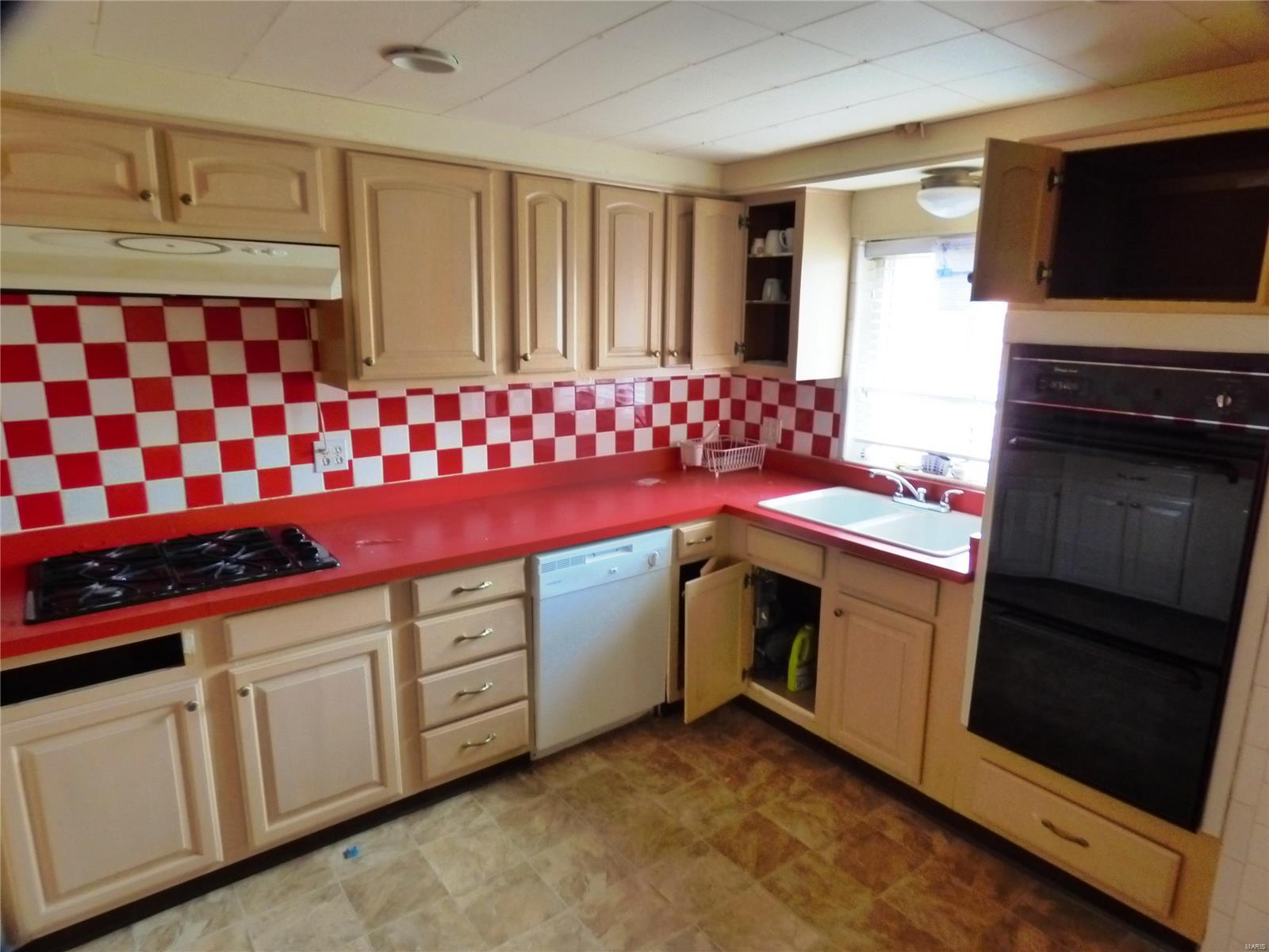 8300 Natural Bridge Road St. Louis, MO 63121 - Photo 4 of 22