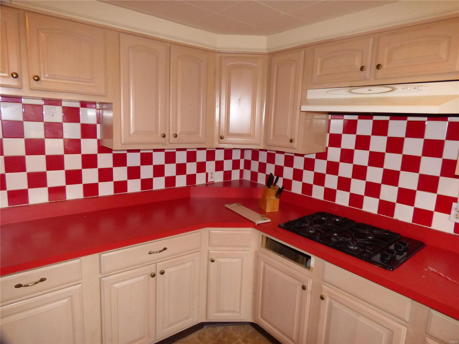 8300 Natural Bridge Road St. Louis, MO 63121 - Photo 5 of 22