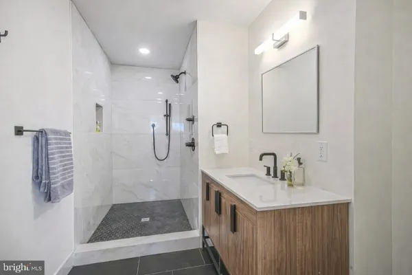 $4,395 | 3552 Warder Street Northwest, Unit 2, Washington, DC 20010