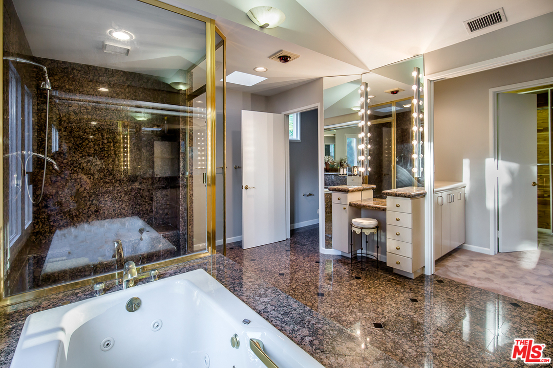 1265 Chateau Road Pasadena, CA 91105 - Photo 18 of 25