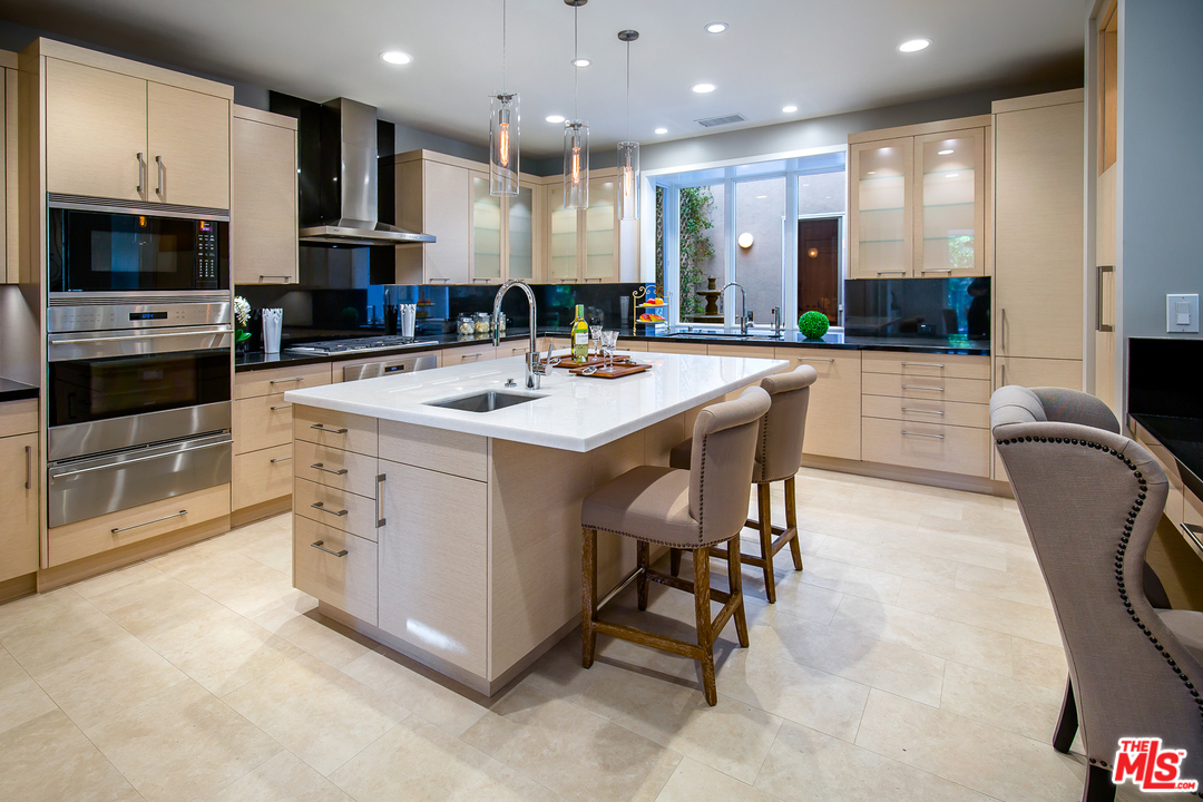 1265 Chateau Road Pasadena, CA 91105 - Photo 10 of 25