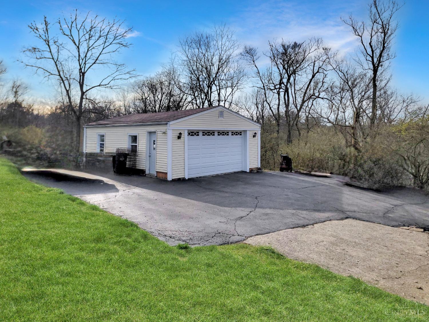 10560 Wyscarver Road Evendale, OH 45241 - Photo 2 of 47