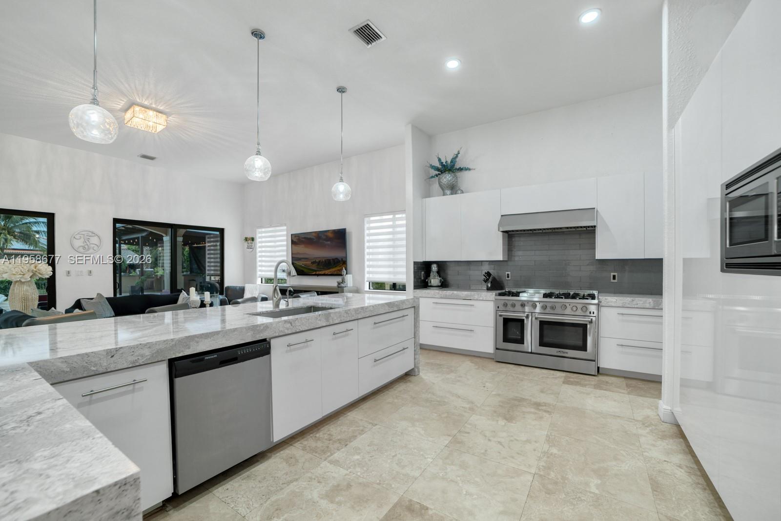 19339 Southwest 80th Court Cutler Bay, FL 33157 - Photo 23 of 71