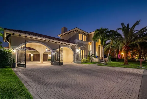 $2,000,000 | 19339 Southwest 80th Court, Cutler Bay, FL 33157