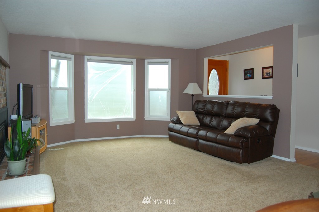 1704 170th Place Southeast Bothell, WA 98012 - Photo 3 of 12