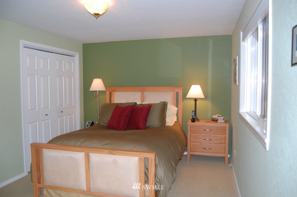 1704 170th Place Southeast Bothell, WA 98012 - Photo 6 of 12