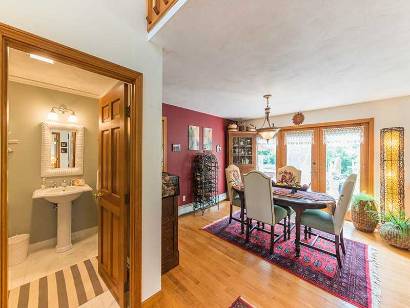 20 Shelldrake Road South Kingstown, RI 02879 - Photo 7 of 25 Dining Room.