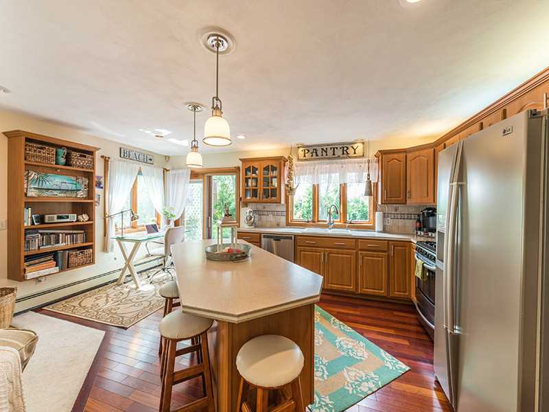 20 Shelldrake Road South Kingstown, RI 02879 - Photo 8 of 25 Cafeteria/Kitchen.