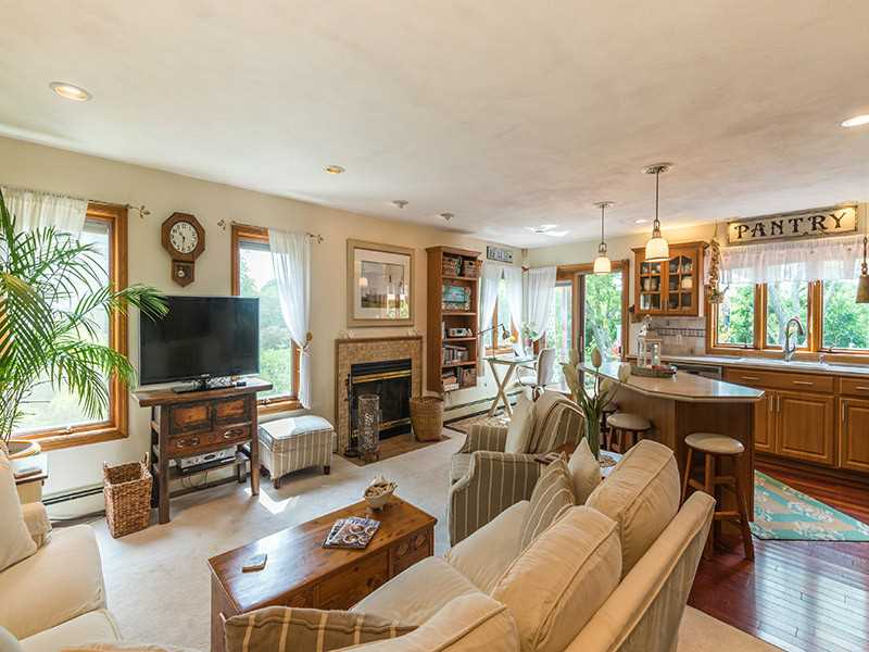 20 Shelldrake Road South Kingstown, RI 02879 - Photo 10 of 25 Executive Office/Suite.