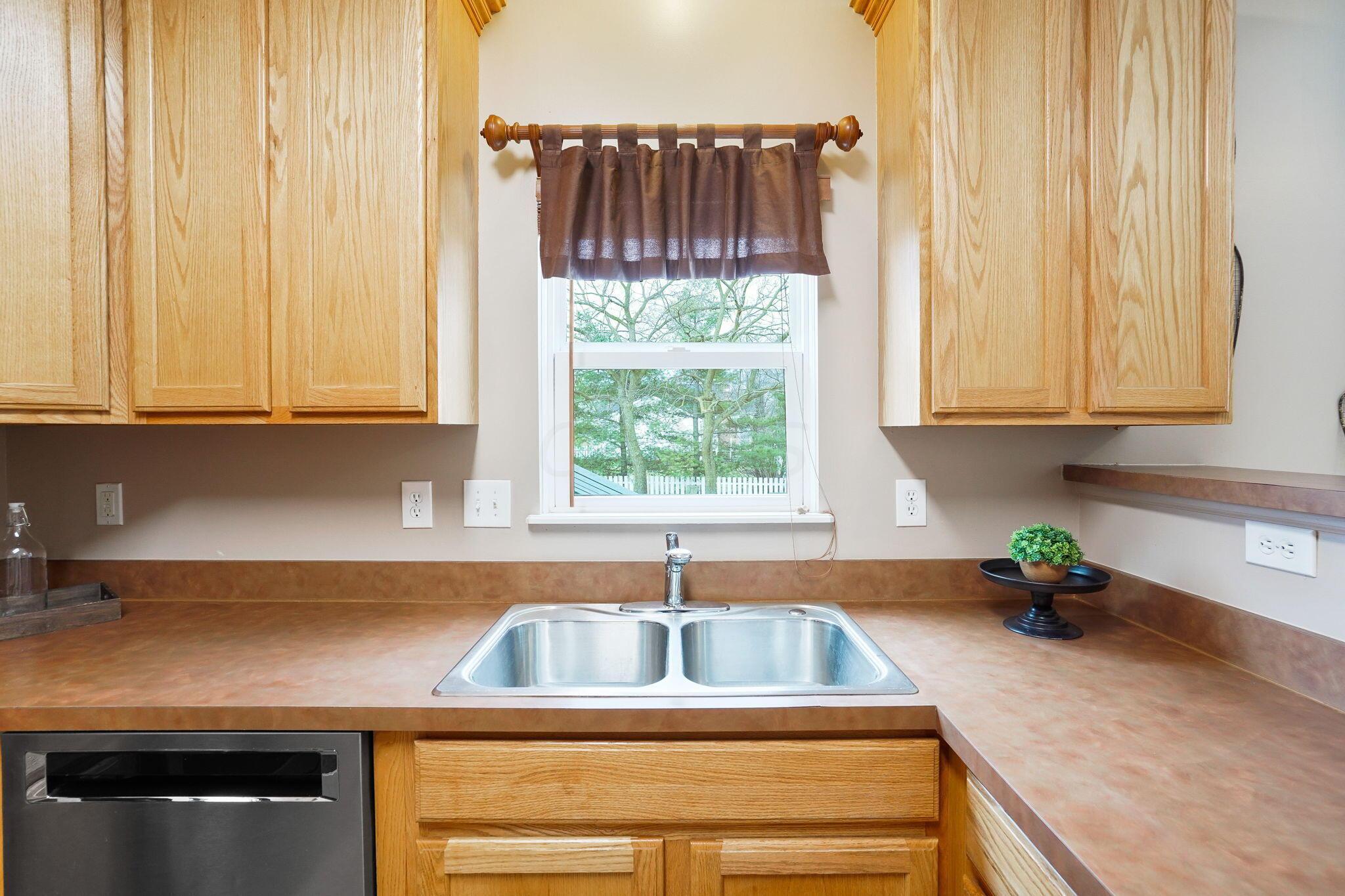 4775 Heath Trails Road Hilliard, OH 43026 - Photo 16 of 63 Kitchen