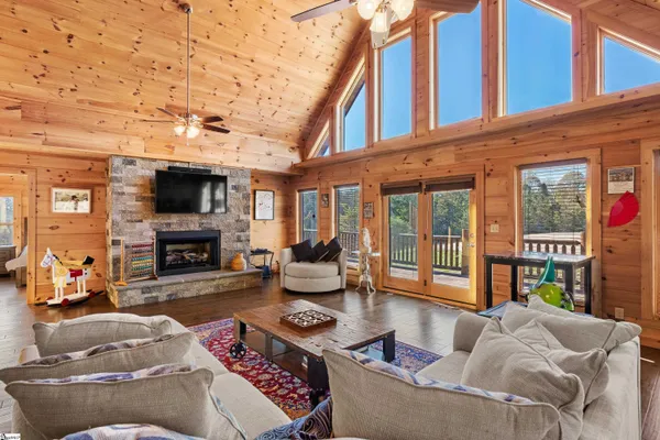 $2,500,000 | 1642 Smith Waldrop Road, Columbus, NC 28722