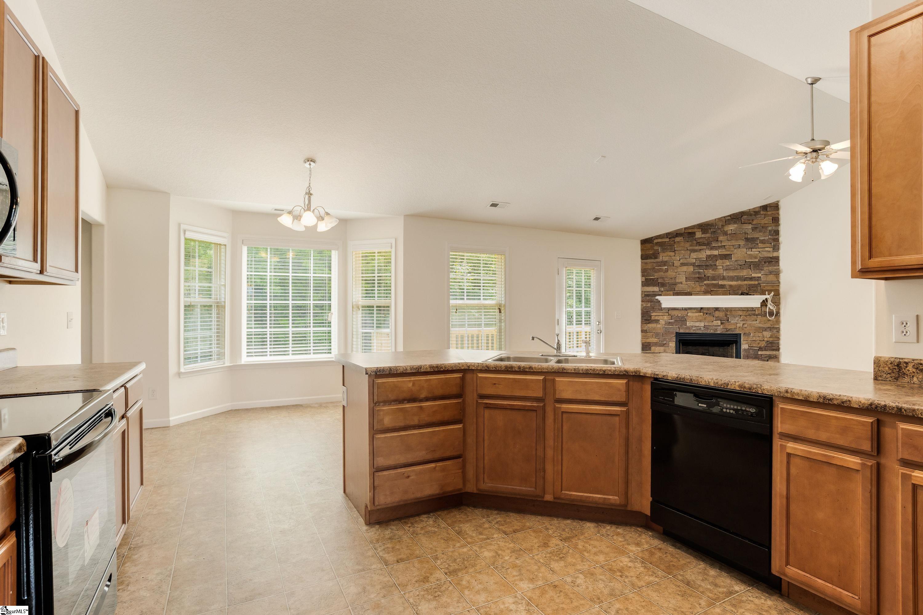 485 Hipps Road Simpsonville, SC 29680 - Photo 15 of 36