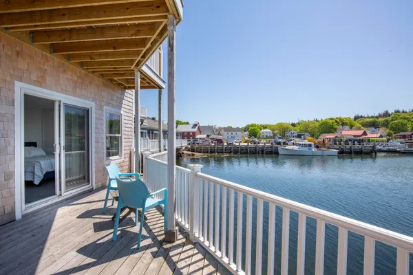 $1,495,000 | 15 Main Street, Vinalhaven, ME 04863