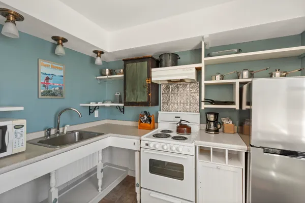 $1,495,000 | 15 Main Street, Vinalhaven, ME 04863