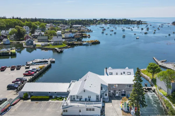 $1,495,000 | 15 Main Street, Vinalhaven, ME 04863