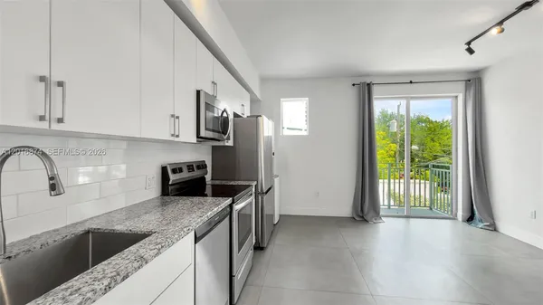 $2,100 | 1536 Northwest 15th Avenue, Unit 206, Miami, FL 33125