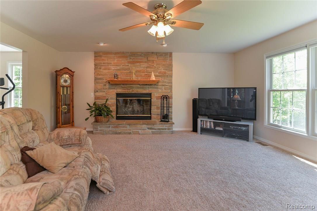 4286 McGunn Road Howell, MI 48843 - Photo 20 of 52 aug_4094.jpg