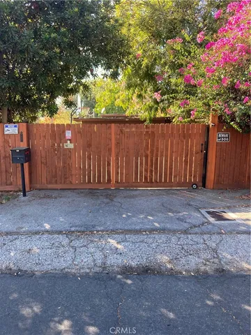 a view of backyard with tree