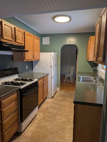 $1,740 | 95 North Elm Street, Unit 2, Westfield, MA 01085