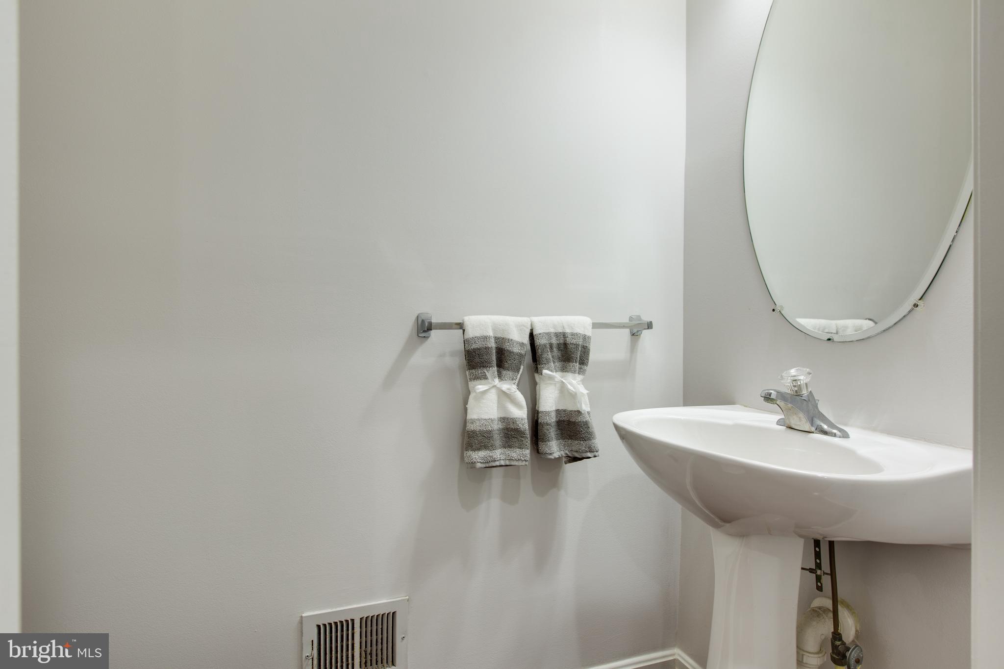 2016 Myrtlewood Road Baltimore, MD 21209 - Photo 15 of 67 Main Level Powder Room