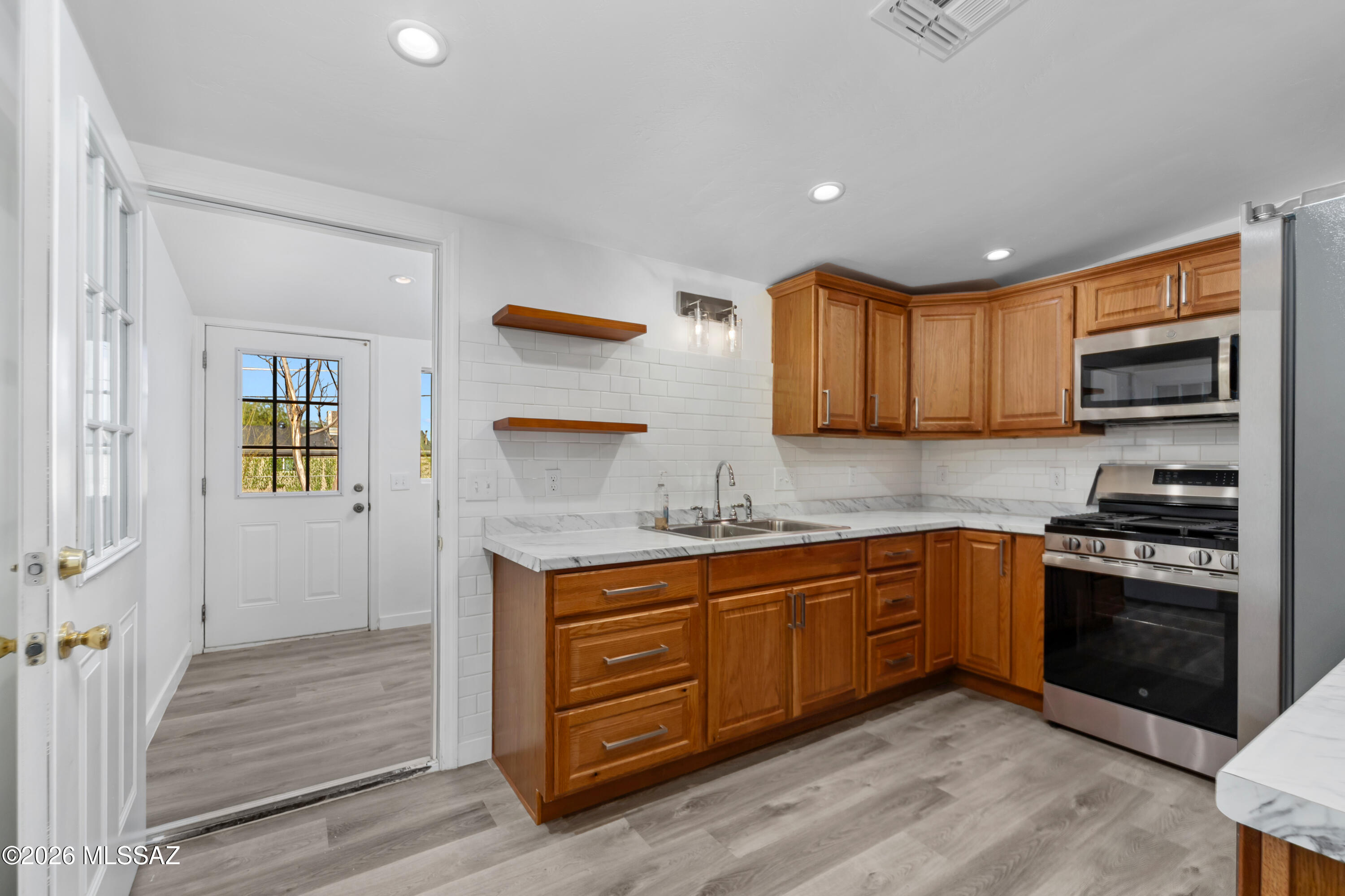 3617 South Mission Road Tucson, AZ 85713 - Photo 8 of 27 Kitchen