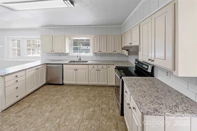 $381,000 | 3141 Gardner Park Drive, Gastonia, NC 28054