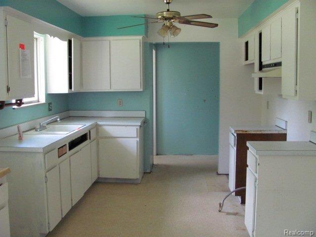 3340 Thomas Road Oxford, MI 48371 - Photo 3 of 9 9 Kitchen
