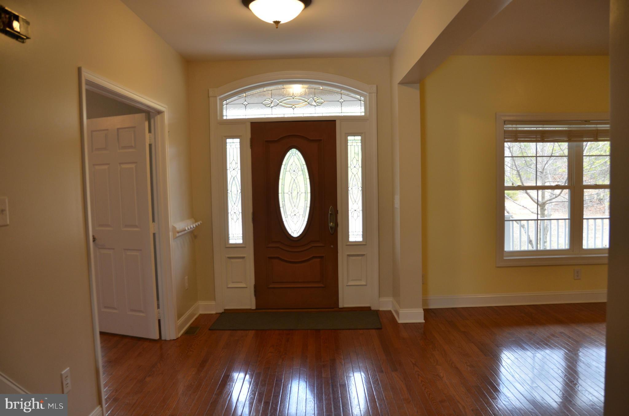 22322 Dragoon Road Lignum, VA 22726 - Photo 4 of 28 INVITING FOYER