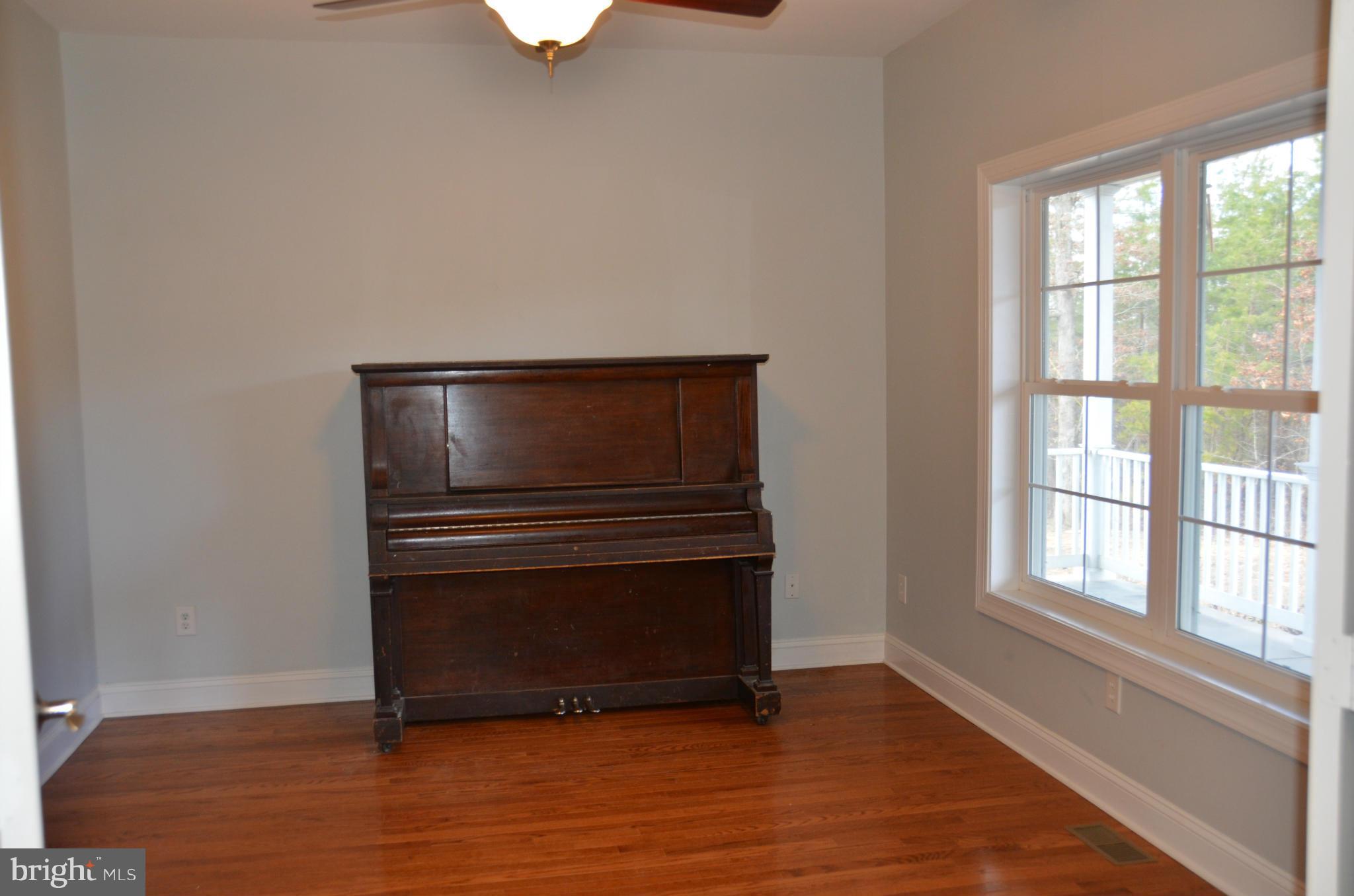 22322 Dragoon Road Lignum, VA 22726 - Photo 5 of 28 OFFICE/DEN ON MAIN LEVEL