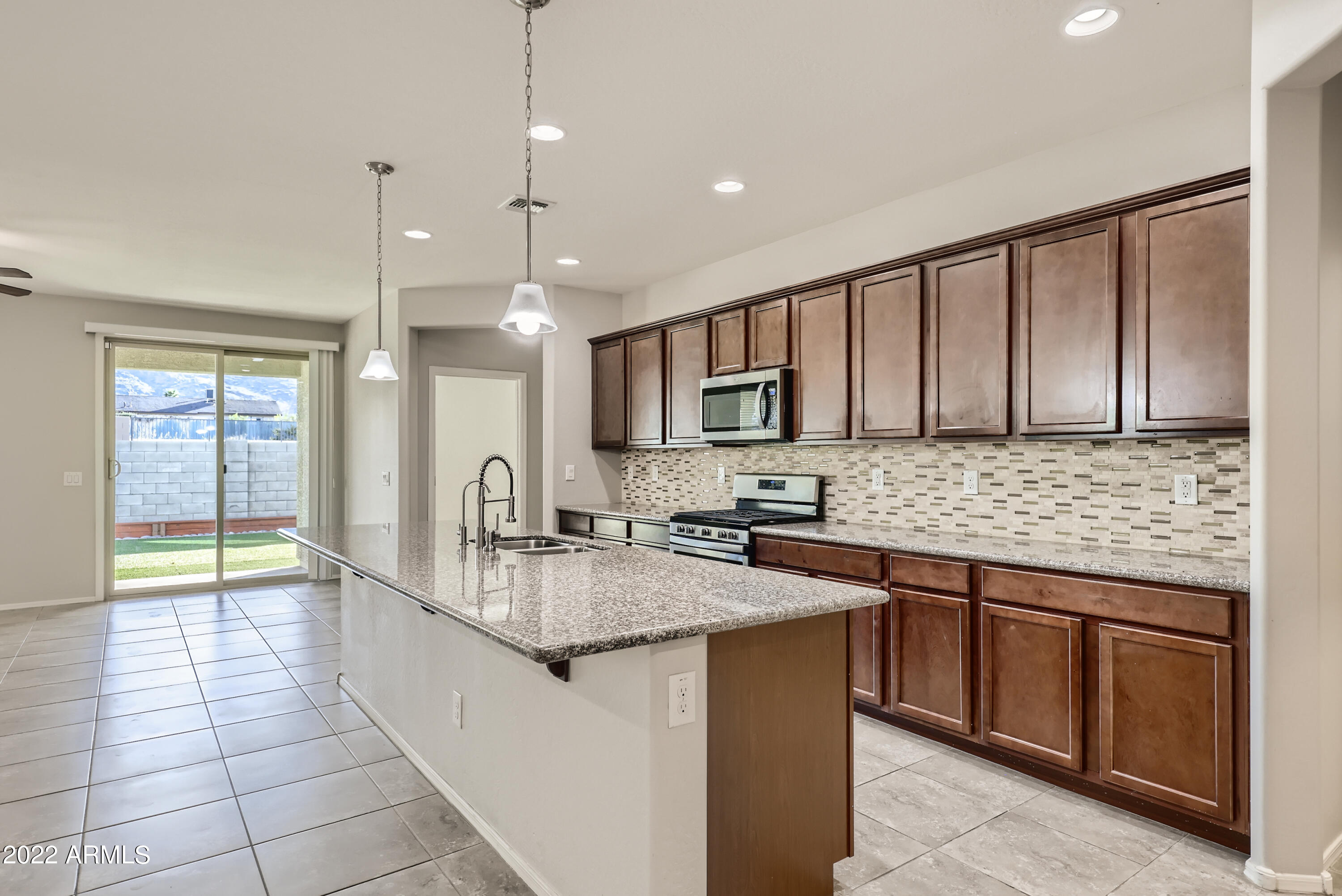 2413 East Beverly Road Phoenix, AZ 85042 - Photo 12 of 33 Gallery Image 12