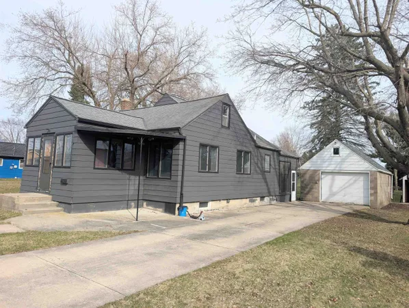 $195,000 | 408 Mill Street, Fox Lake, WI 53933