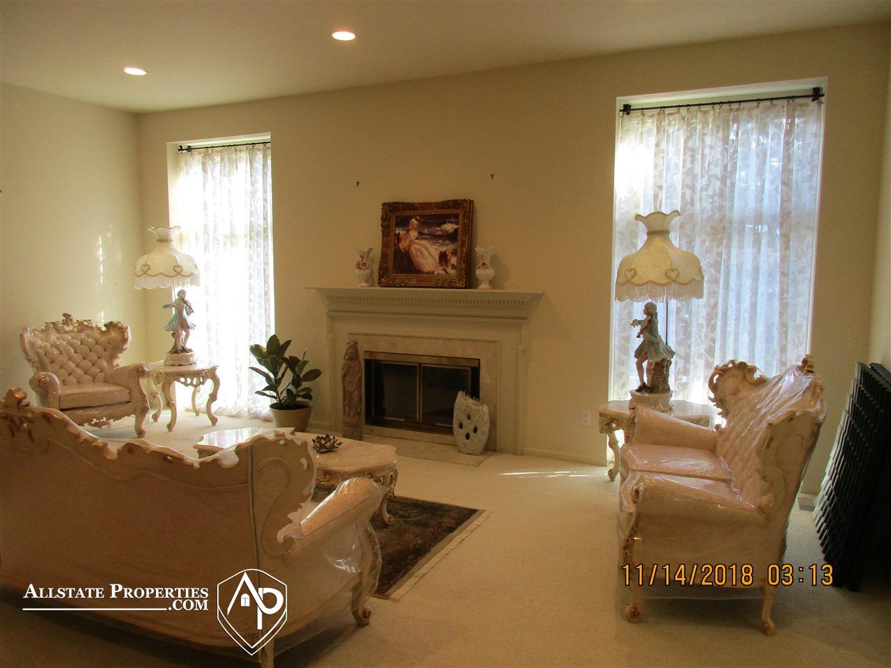 6435 Noble Road West Bloomfield, MI 48322 - Photo 4 of 37 21532056-3.JPG