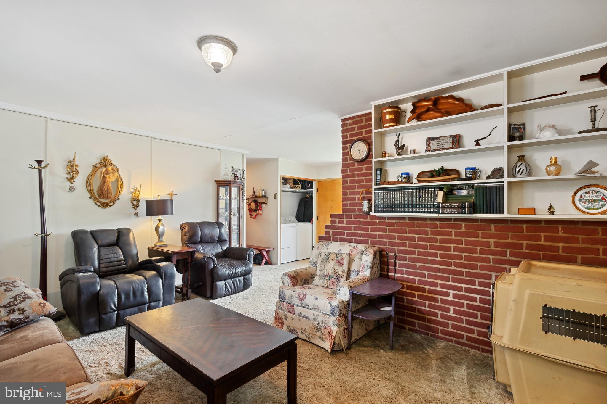 54 Lakeside Drive Levittown, PA 19054 - Photo 12 of 29 Living Room