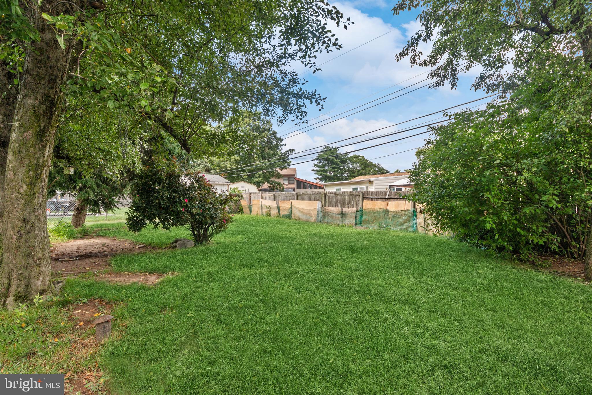 54 Lakeside Drive Levittown, PA 19054 - Photo 27 of 29 Backyard