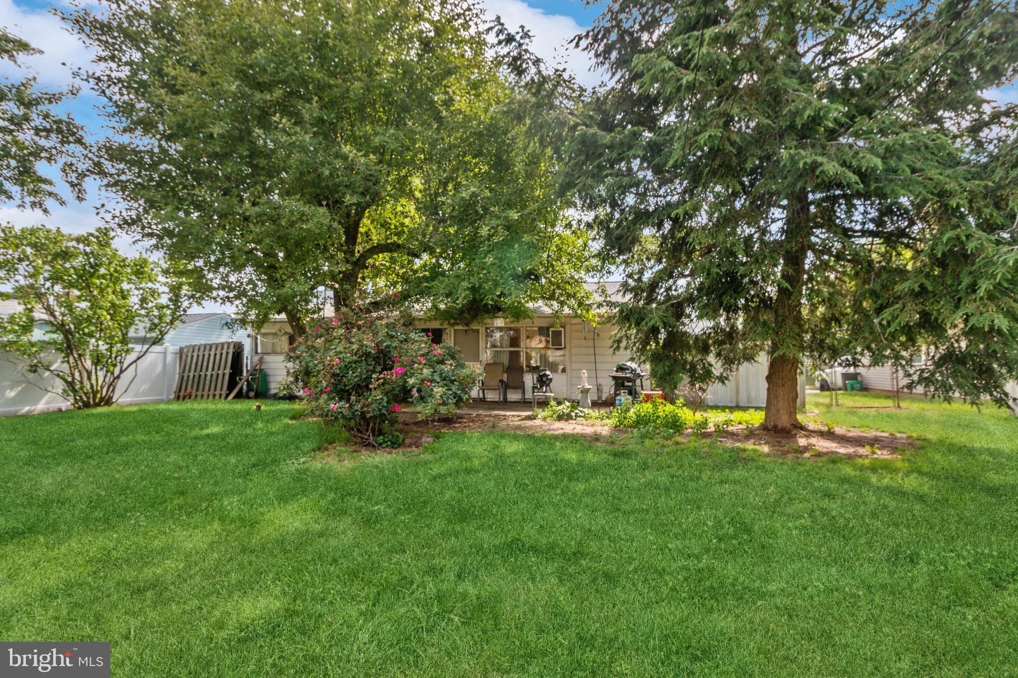 54 Lakeside Drive Levittown, PA 19054 - Photo 28 of 29