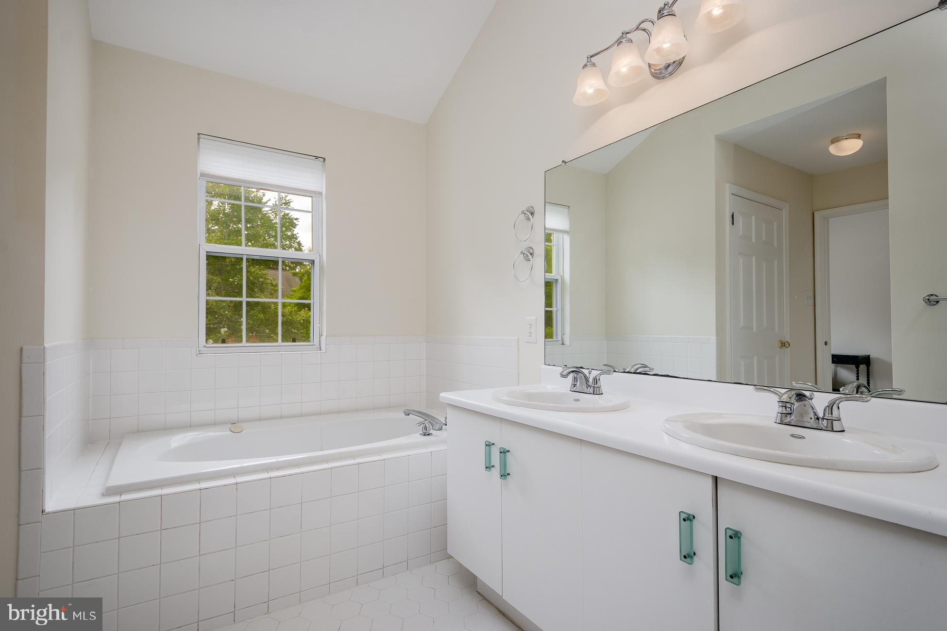 31 McComb Road Princeton, NJ 08540 - Photo 16 of 25 Master bath.