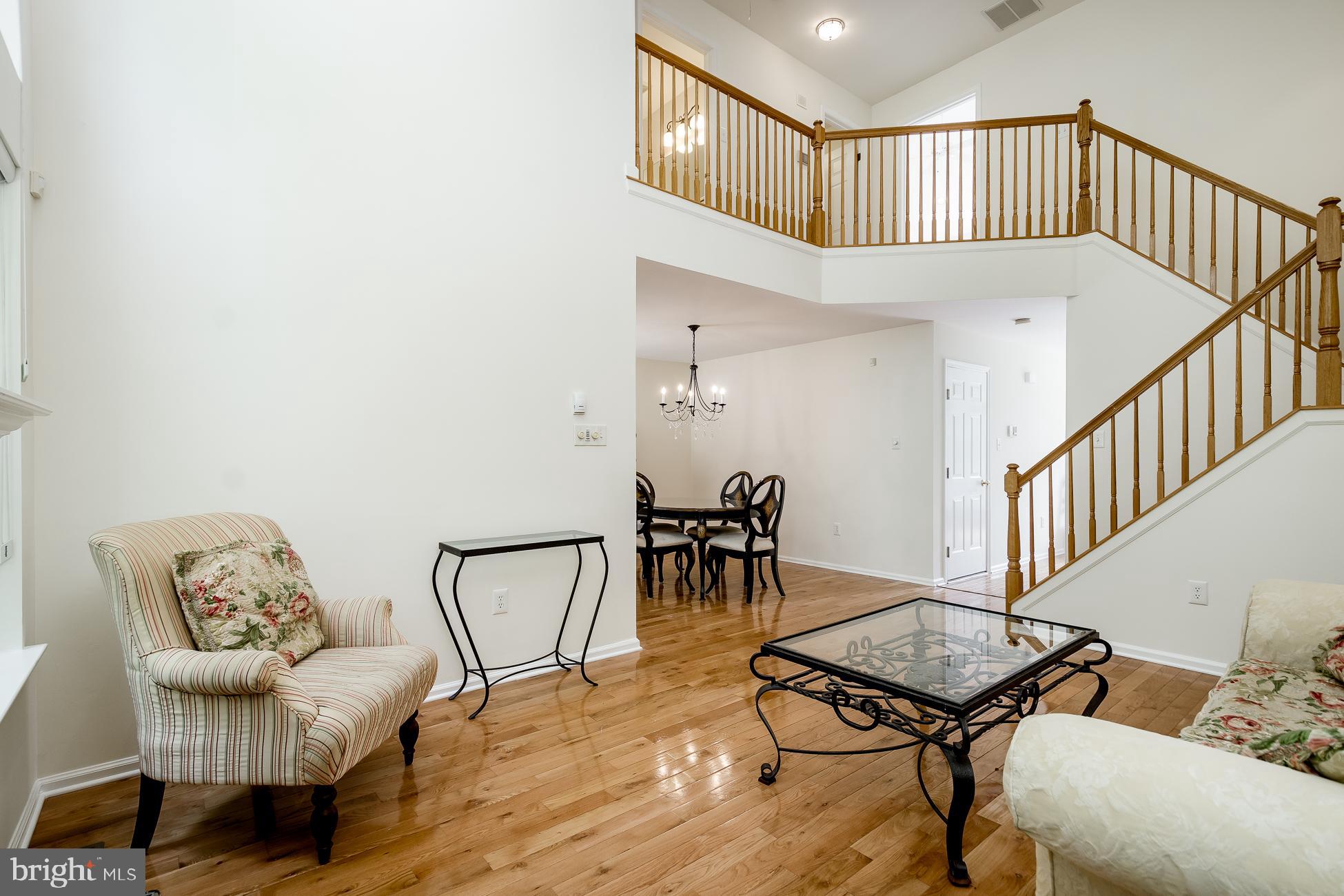 31 McComb Road Princeton, NJ 08540 - Photo 7 of 25 Living room.