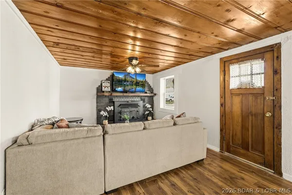 $144,900 | 212 Beachwood Drive, Sunrise Beach, MO 65079