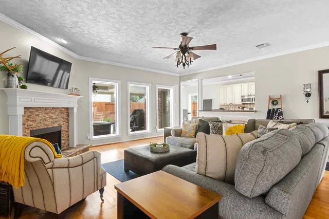 $489,900 | 4311 Green Tree Court, Pasadena, TX 77505