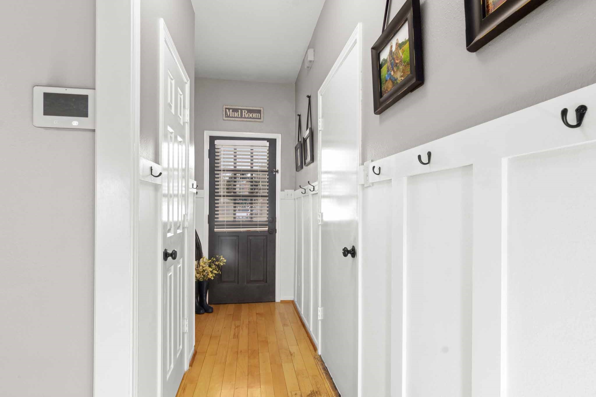 4311 Green Tree Court Pasadena, TX 77505 - Photo 37 of 49 Second front entry, into mud room and laundry.