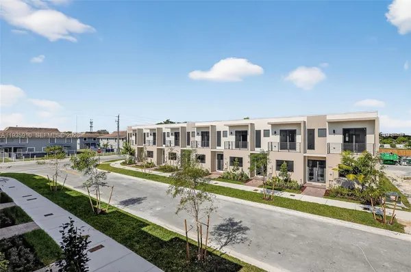 a picture of an ocean view