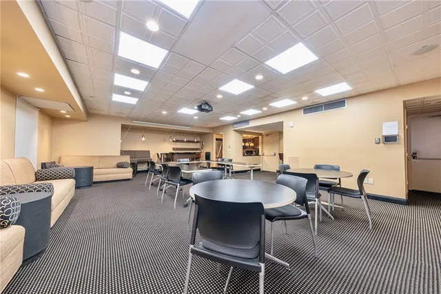 $410,000 | 320 Fort Duquesne Boulevard, Unit 19L, Pittsburgh, PA 15222