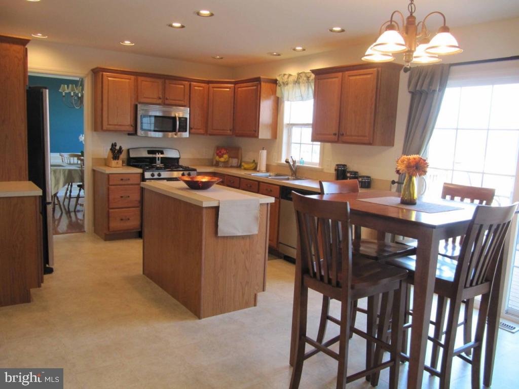 642 Hamaker Road Manheim, PA 17545 - Photo 4 of 16 Gallery Image 4