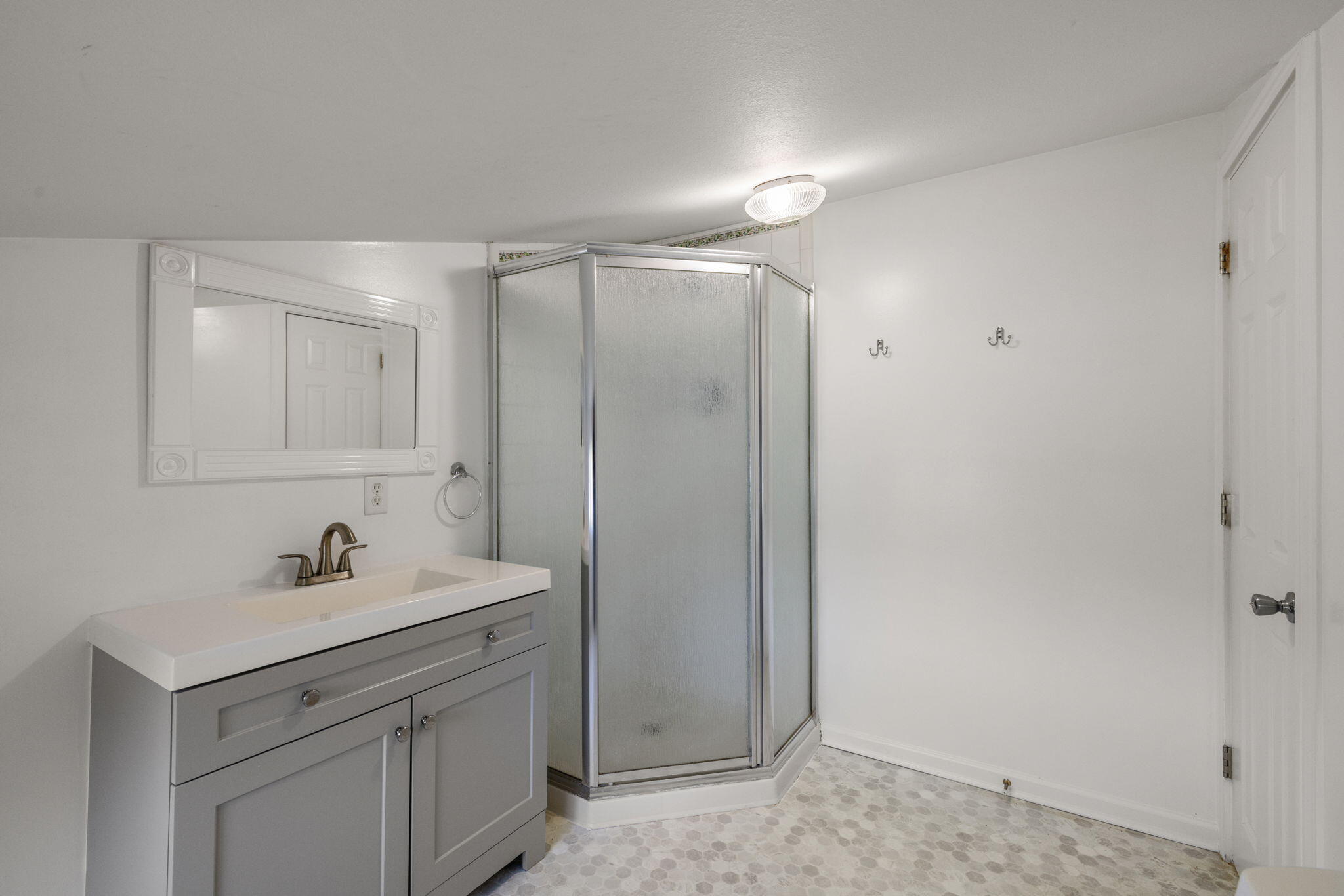 17270 Taft Road Spring Lake, MI 49456 - Photo 25 of 73 2n Floor Bathroom