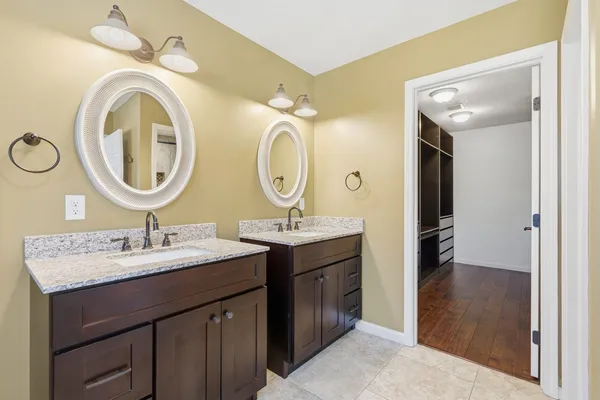 $529,900 | 25 Timber Ridge Drive, Coal Valley, IL 61240