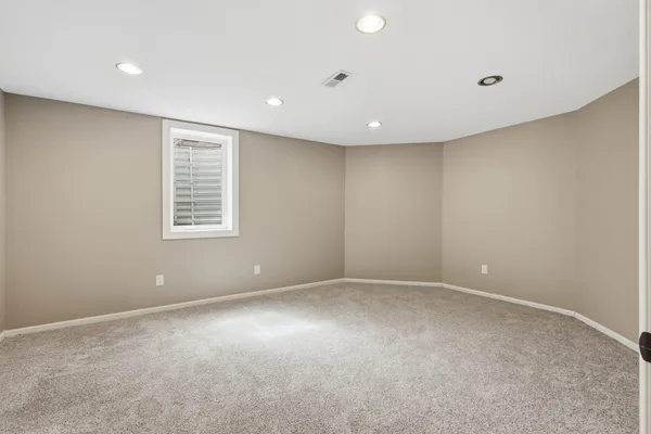 $529,900 | 25 Timber Ridge Drive, Coal Valley, IL 61240