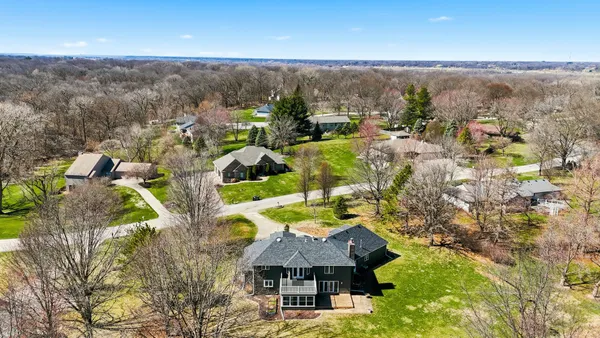 $529,900 | 25 Timber Ridge Drive, Coal Valley, IL 61240