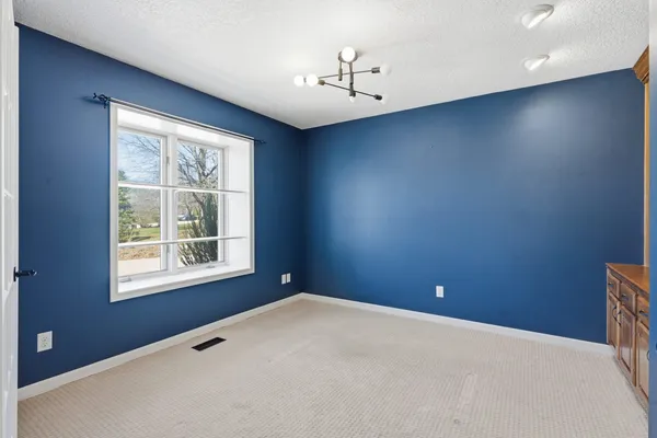 $529,900 | 25 Timber Ridge Drive, Coal Valley, IL 61240