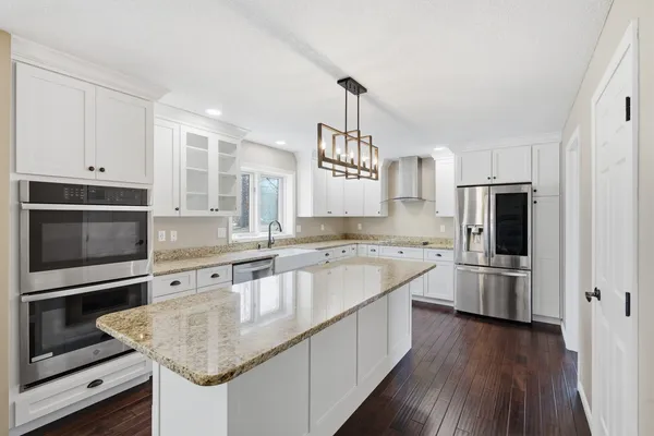 $529,900 | 25 Timber Ridge Drive, Coal Valley, IL 61240