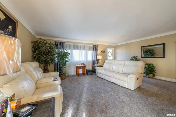 $290,000 | 825 South 24th Street, Quincy, IL 62301